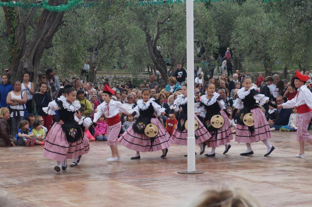 לינה וארוחת בוקר Saint-Blaise  Lou Mas Dau Paigran מראה חיצוני תמונה